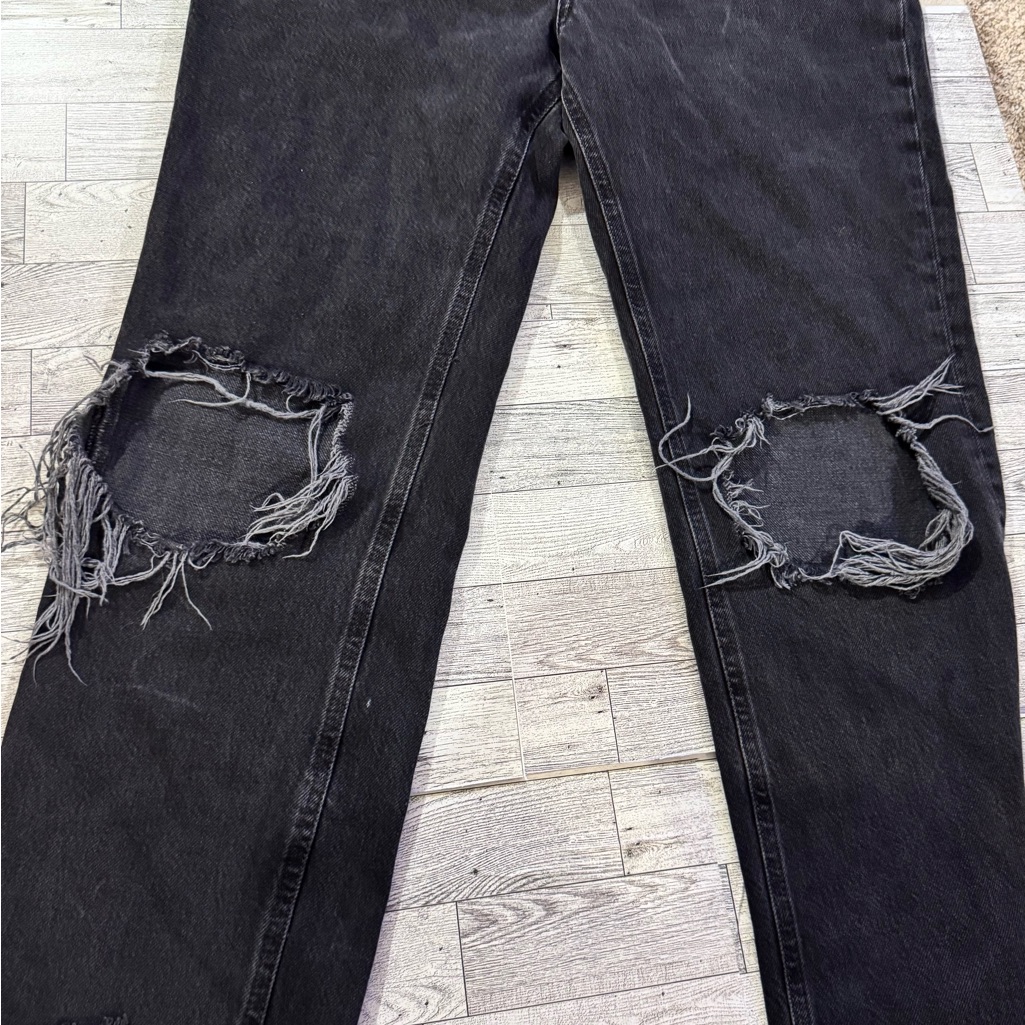 We The Free Woman’s Distressed Black Jeans Size 28